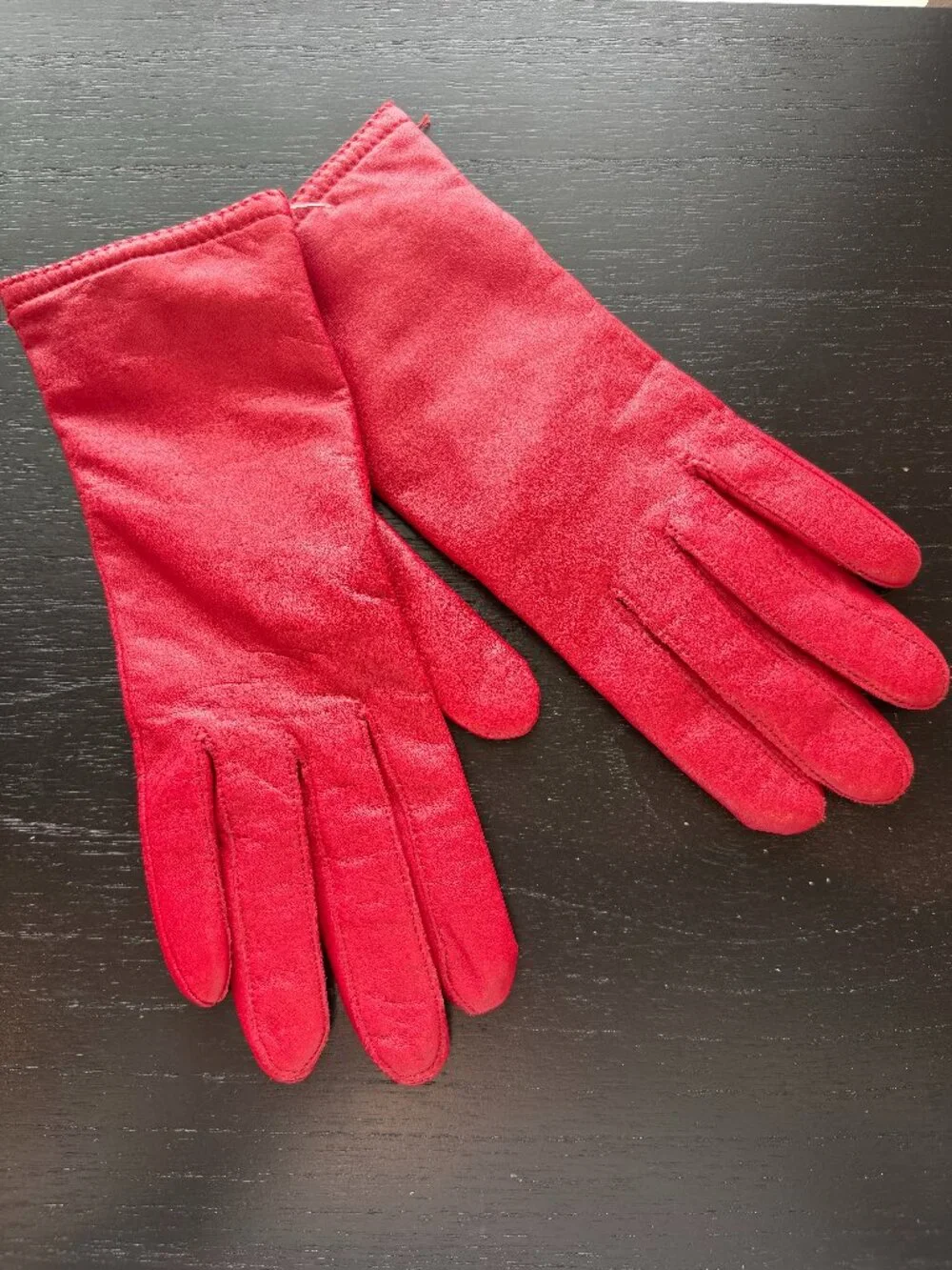NWOT Grandoe Red 100% Leather Gloves Medium